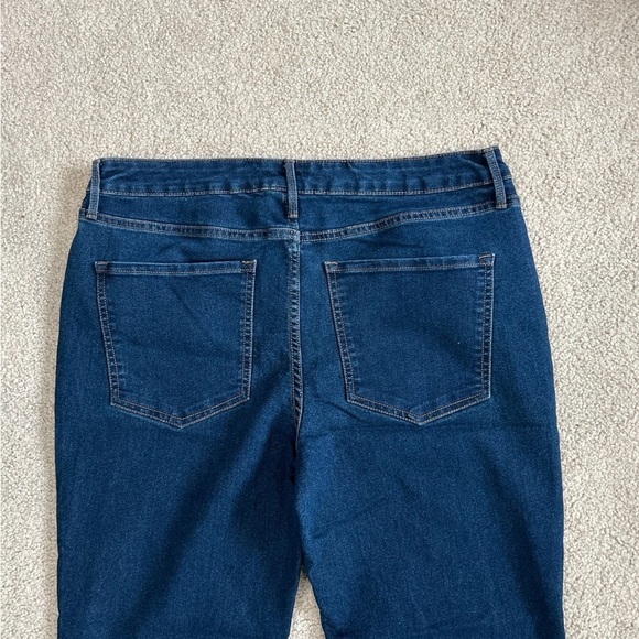No boundaries dark blue flared bootcut jeans in size 17 - Picture 4 of 5